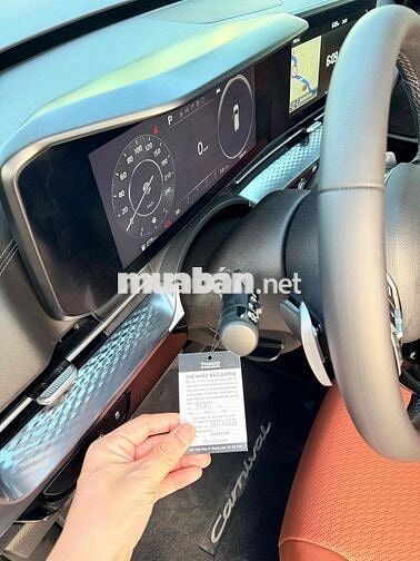 Kia Carnival Signature 2.2D 2023 Đen 5 vạn km