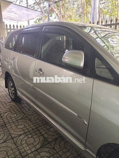 Toyota Innova Bạc 7 chỗ