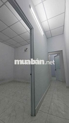 Thuê Nhà Nguyên Căn Rộng 90m^2 4pn 2 wc Nhà Trống Vào Ở Ngay