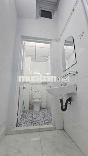 Thuê Nhà Nguyên Căn Rộng 90m^2 4pn 2 wc Nhà Trống Vào Ở Ngay