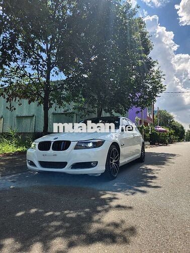BMW 325i 2010 Trắng 5 chỗ
