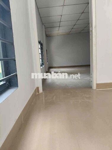 nhà Cấp 4 ngang 4 * 10 _ Có gác _ HXh _ Ngay Ngã tư ga