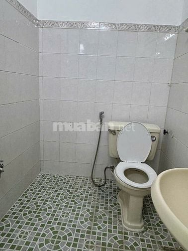 Cho Thuê Nhà NC Mặt Tiền Chợ 8PN 8 WC Q Phú Nhuận 