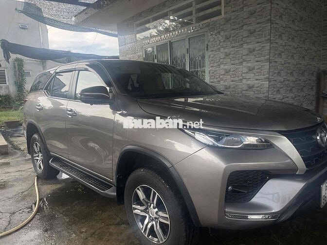 Toyota Fortuner 2020 Xám 27000 km