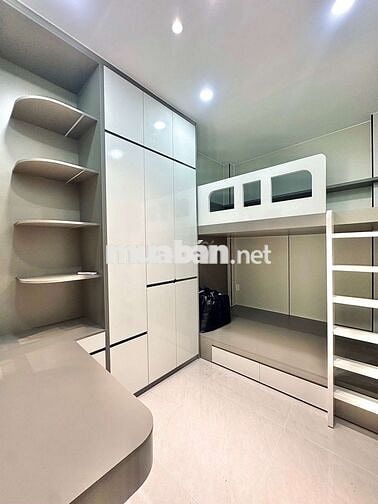 Nhà 45m2( nở hậu)Nguyễn Văn Quá , 2 tầng , full nội thất 
Sân rộng