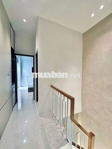 Nhà 45m2( nở hậu)Nguyễn Văn Quá , 2 tầng , full nội thất 
Sân rộng