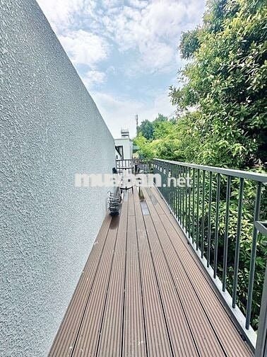 Nhà 45m2( nở hậu)Nguyễn Văn Quá , 2 tầng , full nội thất 
Sân rộng