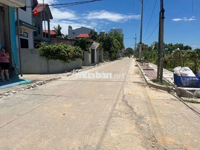 Hơn 3.9tỷ 120m full thổ cư mặt tiền rất rộng 8m Đất Đông Lai gần KCN