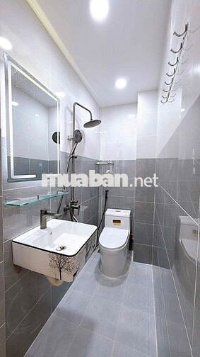 Chính Chủ Cần Bán Gấp Nhà Mới Hoàn Công Gần Hẻm Xe Hơi Đoàn Văn Bơ Q4