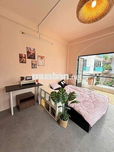 CĂN HỘ  STUDIO BAN CÔNG TONE HỒNG 30M2 HẺM XE TẢI HOÀNG SA QUẬN 3