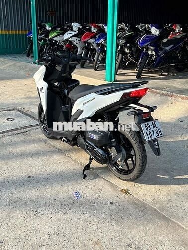 Honda Vario 125 Trắng đen 16000 km