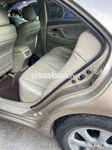 Toyota Camry nhập Mỹ màu Vàng cát