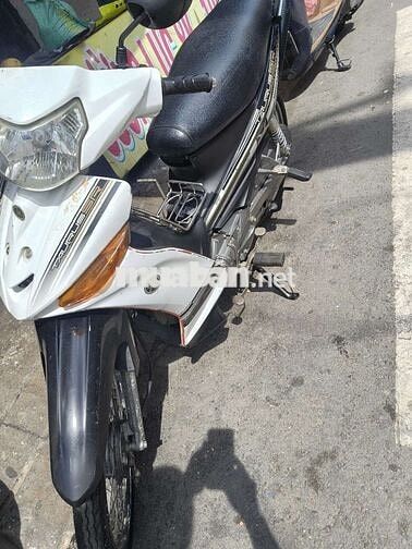 Yamaha Taurus Trắng đen