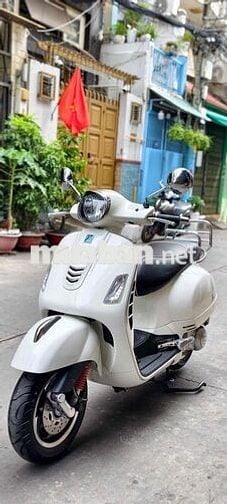 Piaggio Vespa GTS 300 Trắng