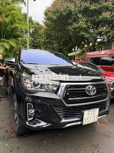 Toyota Hilux 4x4 AT 2018 2 cầu Đen Tự động