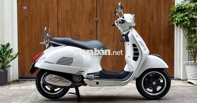 Piaggio Vespa GTS 300 Trắng