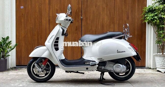 Piaggio Vespa GTS 300 Trắng