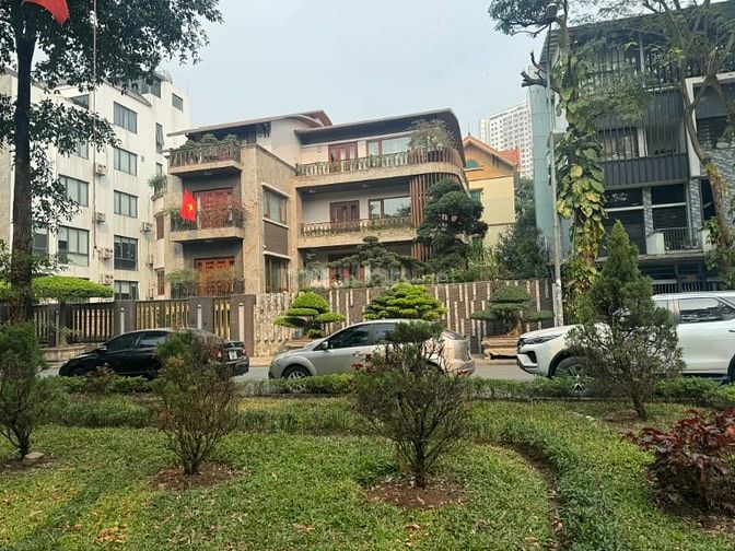 (Chính chủ) bán BT lô góc- phố Trung Kính to- 170m2- Mt:8.5m- 75 tỷ