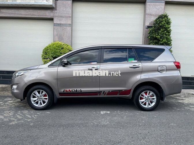 Toyota Innova bản 2.0E 2019