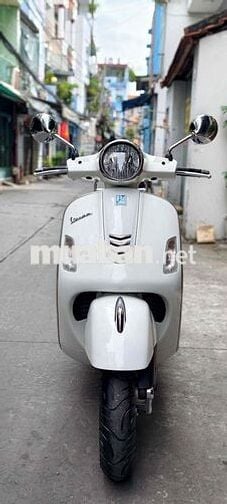 Piaggio Vespa GTS 300 Trắng