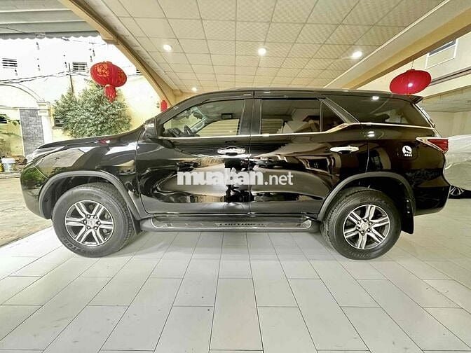 Toyota Fortuner 2.7V 2017 Đen 94000 km