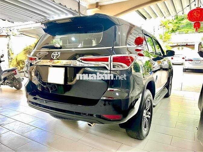 Toyota Fortuner 2.7V 2017 Đen 94000 km