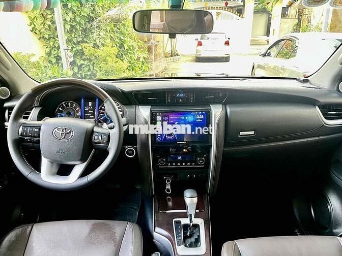 Toyota Fortuner 2.7V 2017 Đen 94000 km