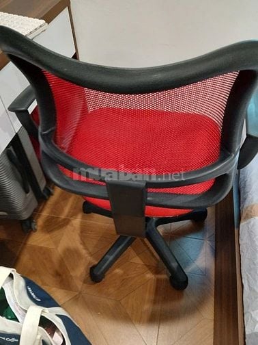 Cần thanh lý gấp ghế ngồi làm việc