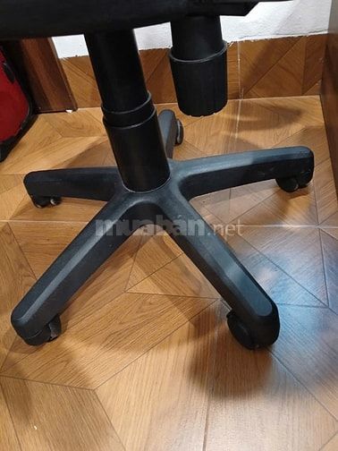 Cần thanh lý gấp ghế ngồi làm việc