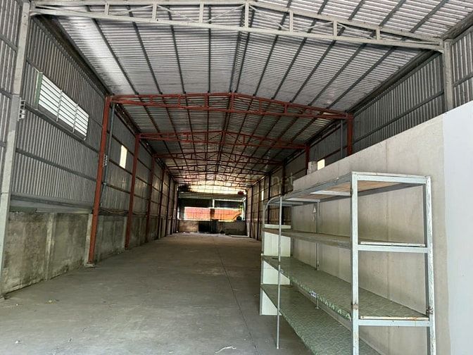 Cho thuê nhà xưởng 600 m2, mặt tiền đường Lê Đình Chi, gần KCN Lê Minh