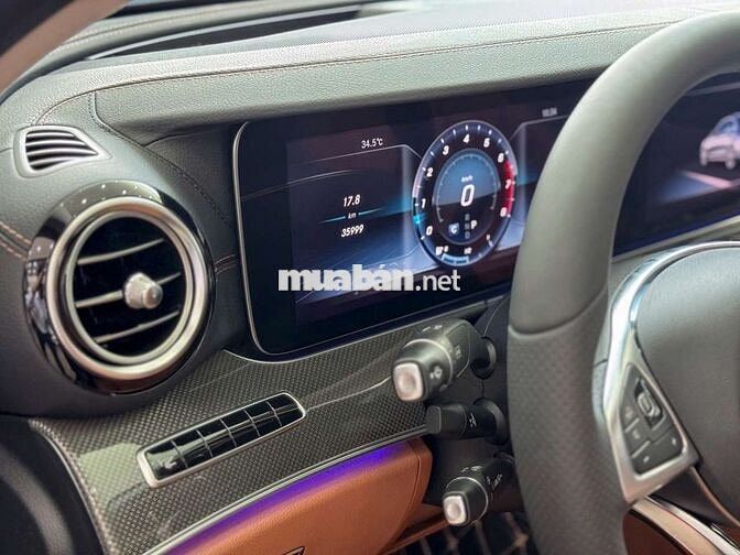 Mercedes-Benz E300 AMG 2018 siêu lướt 36.000km
