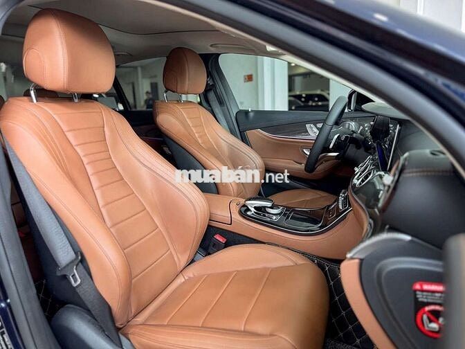 Mercedes-Benz E300 AMG 2018 siêu lướt 36.000km
