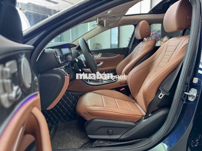 Mercedes-Benz E300 AMG 2018 siêu lướt 36.000km