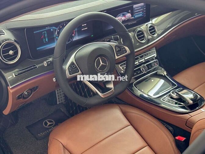 Mercedes-Benz E300 AMG 2018 siêu lướt 36.000km