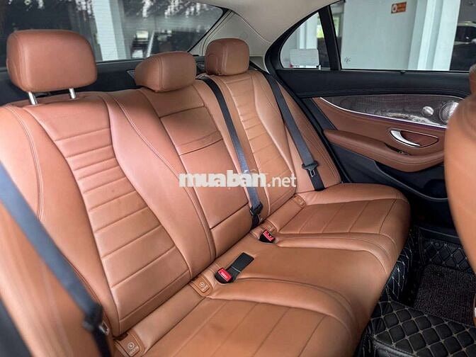 Mercedes-Benz E300 AMG 2018 siêu lướt 36.000km