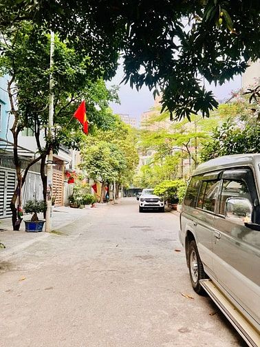 Cần bán nhà LK5 KĐT Văn Khê diện tích 83m2 đã xây 5 tầng LH 0945255902