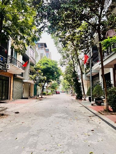 Cần bán nhà LK5 KĐT Văn Khê diện tích 83m2 đã xây 5 tầng LH 0945255902