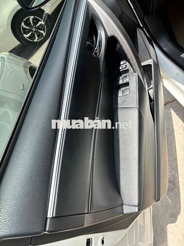 Toyota 2014 1.8G Trắng