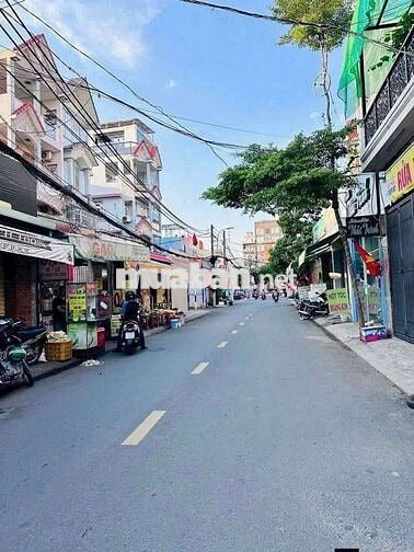 nhà mặt tiền rộng rải dê kinh doanh