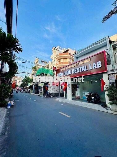 nhà mặt tiền rộng rải dê kinh doanh