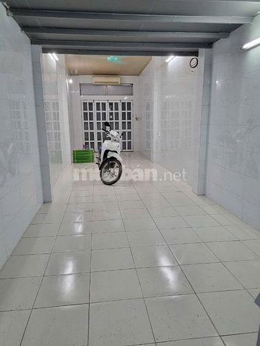 Cho thuê 01 căn nhà nguyên căn đẹp tại Phường Nghĩa Tân. Hà Nội. 