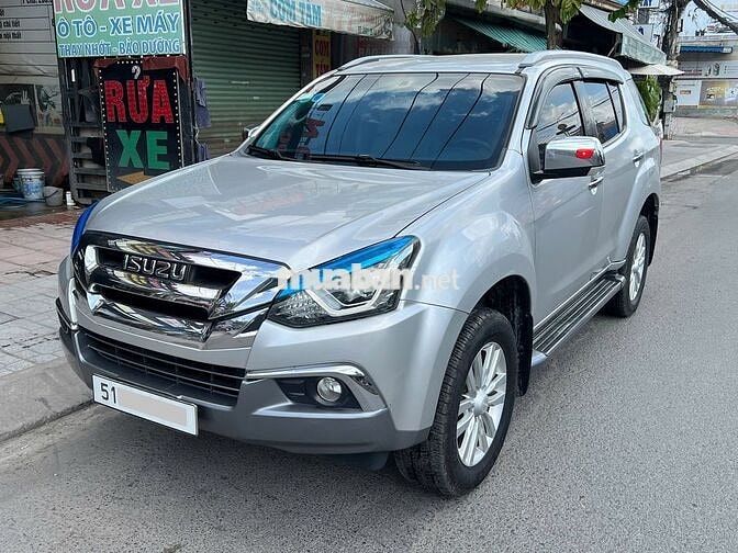 Isuzu Mu-X model 2020 số tự động máy dầu