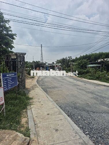 Bán Lô đất Tân Hiệp 52. Ngay Giáp vách KCN Đại Đăng. Giá Cần Bán