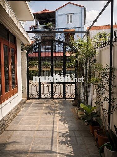 NHÀ ĐẸP LB MT 7M - Ô TÔ TRÁNH - GẦN HỒ - YÊN TĨNH - VÀO NỘI ĐÔ 20 PHÚT