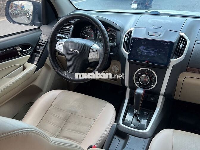 Isuzu Mu-X model 2020 số tự động máy dầu