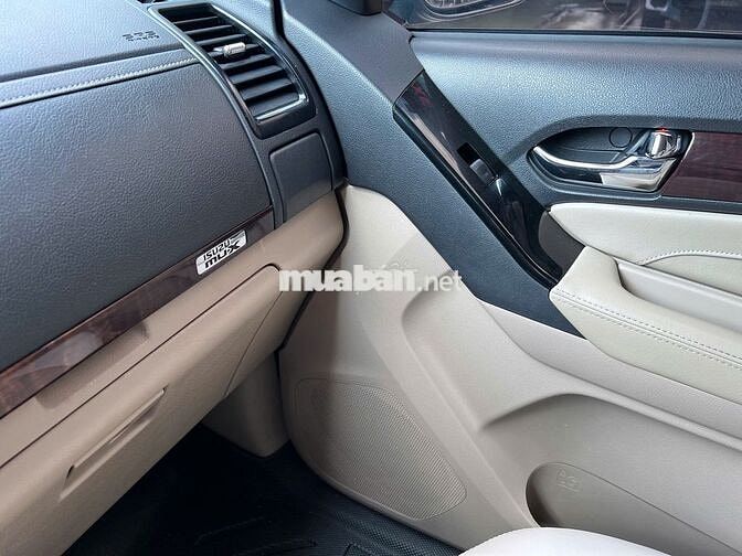Isuzu Mu-X model 2020 số tự động máy dầu