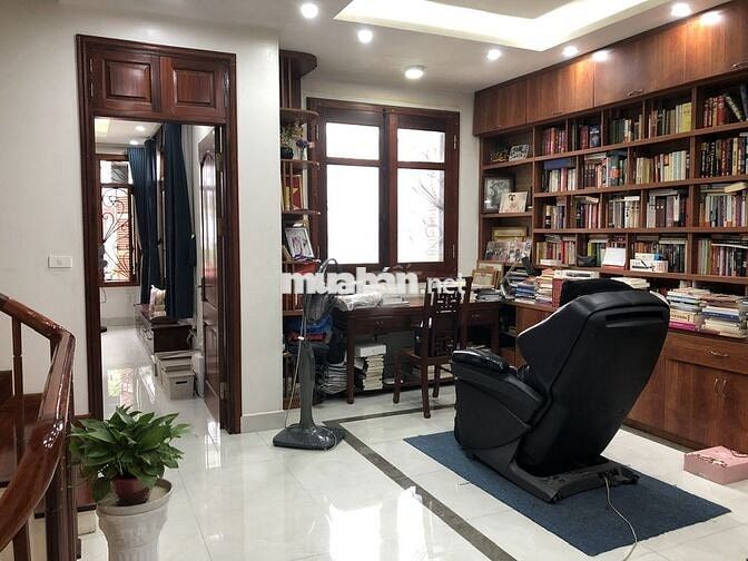 NHÀ ĐẸP LB MT 7M - Ô TÔ TRÁNH - GẦN HỒ - YÊN TĨNH - VÀO NỘI ĐÔ 20 PHÚT