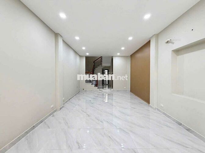 cho thuê nhà mới xây 100% hxh Phạm Văn Hai, p5. 