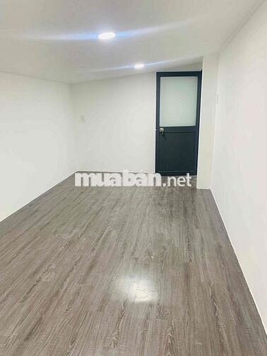 nhà mặt tiền 2 phòng ngủ + ở + mở văn phòng+ buôn bán