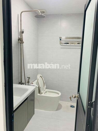 nhà mặt tiền 2 phòng ngủ + ở + mở văn phòng+ buôn bán